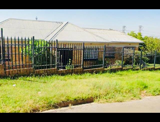 3 BEDROOM HOUSE FOR SALE IN PRIMROSE HILL